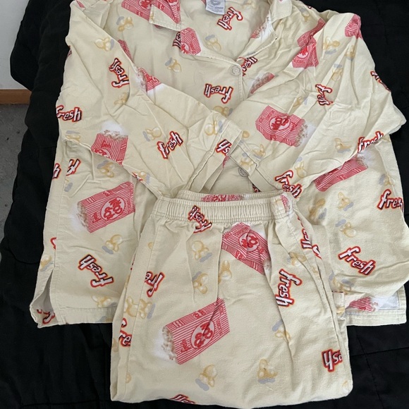 EUC Planet Sleep Popcorn Flannel Pajamas - Picture 2 of 4